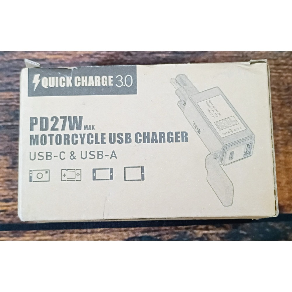 Motorcycle USB Charger PD 27W USB-C & QC 3.0 USB-A Dual Port 12V-24V LED Display